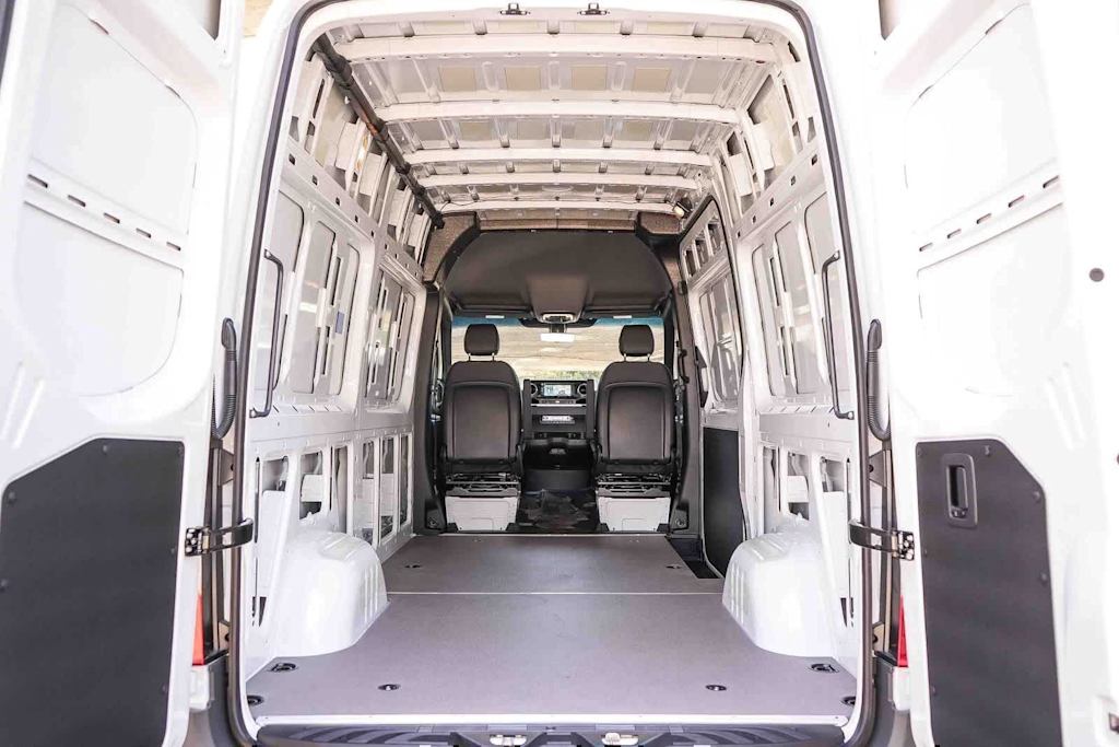 Thumbnail: 2026 Mercedes-Benz Sprinter - 32