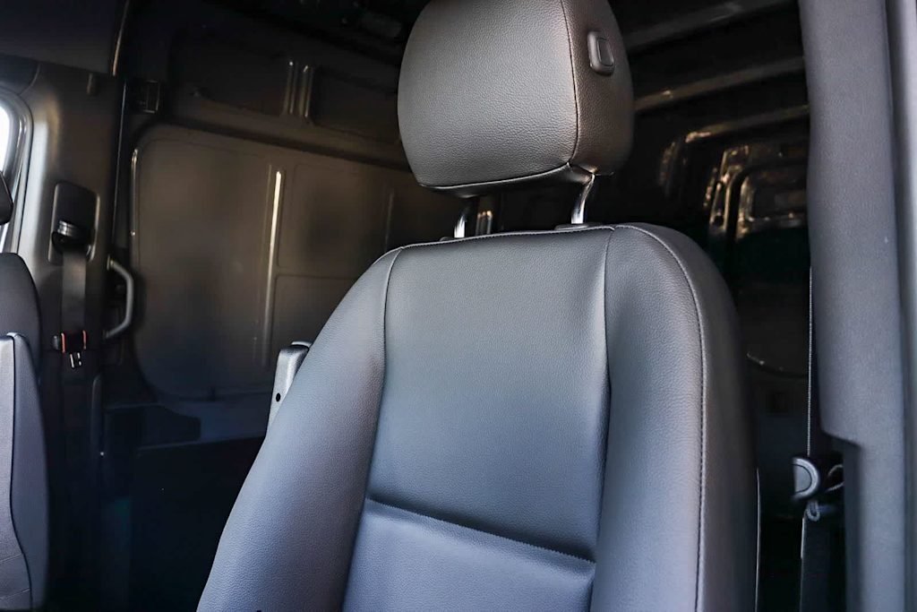 Thumbnail: 2026 Mercedes-Benz Sprinter - 32