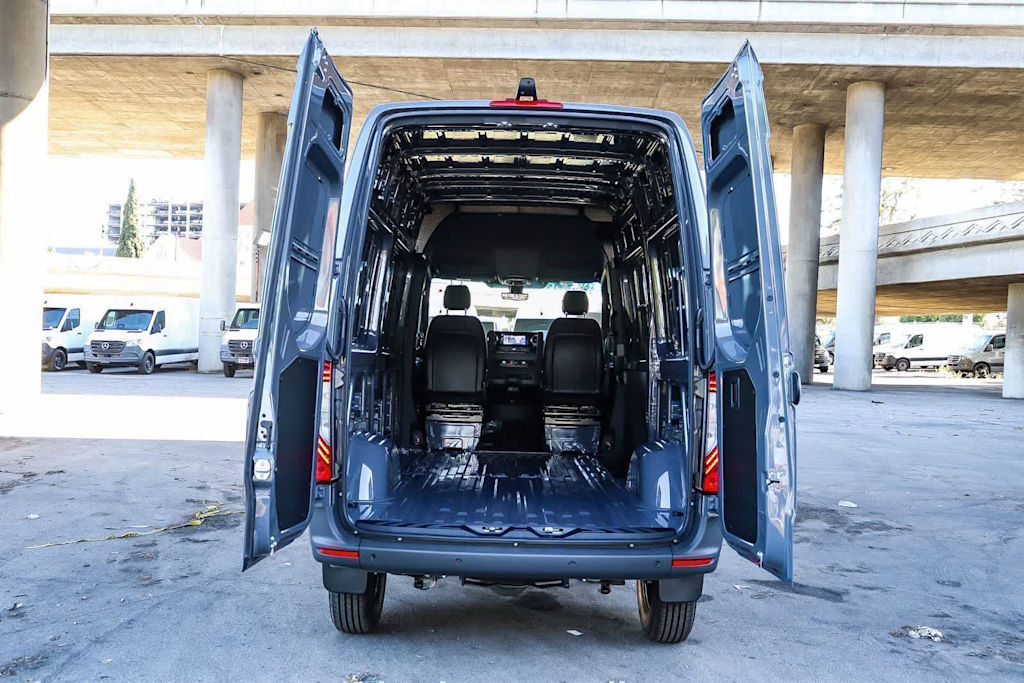 Thumbnail: 2026 Mercedes-Benz Sprinter - 33