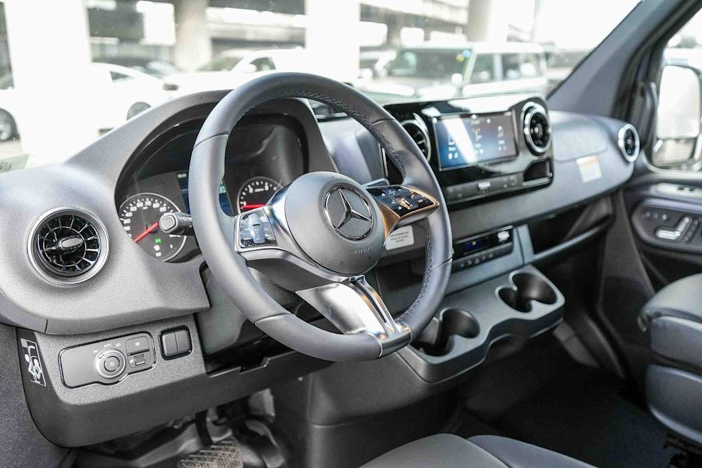 Thumbnail: 2026 Mercedes-Benz Sprinter - 2