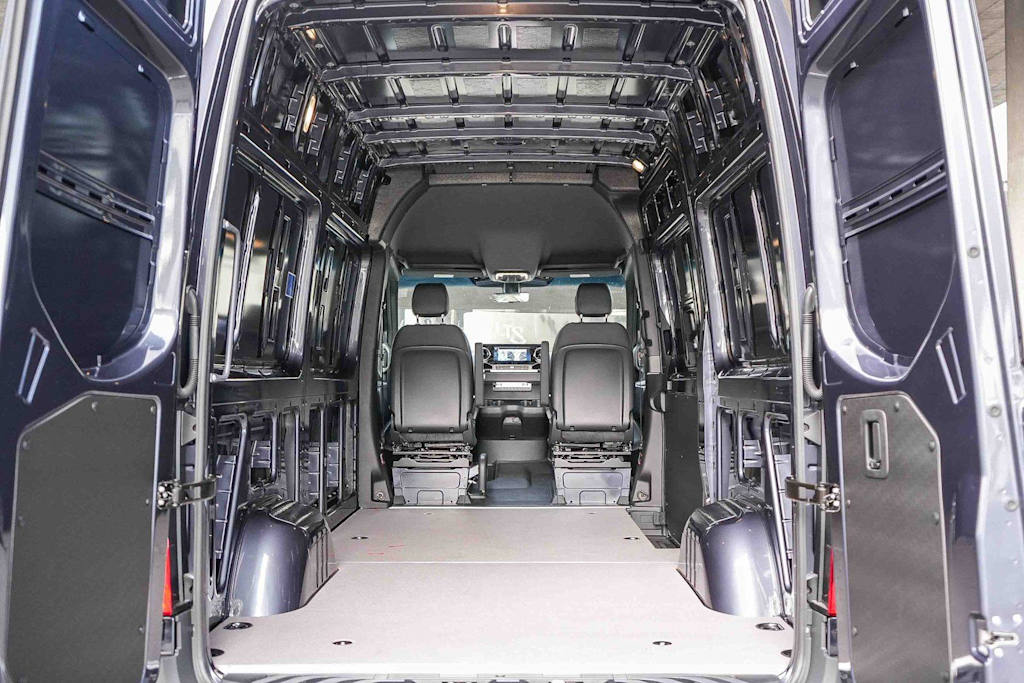 Thumbnail: 2026 Mercedes-Benz Sprinter - 11