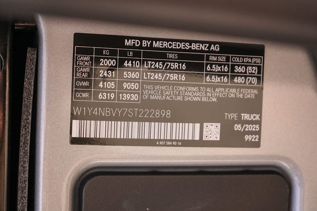 Thumbnail: 2025 Mercedes-Benz Sprinter - 13