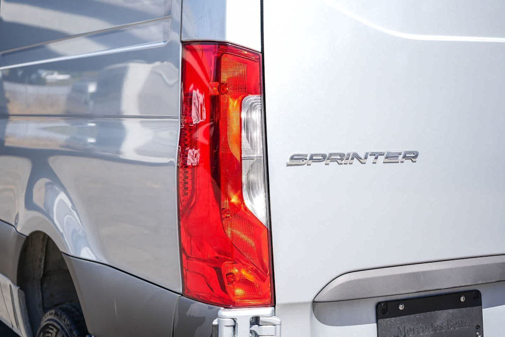 Thumbnail: 2025 Mercedes-Benz Sprinter - 17