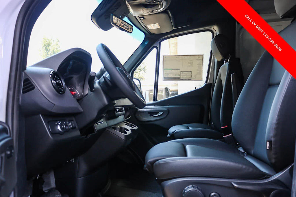 Thumbnail: 2024 Mercedes-Benz Sprinter - 9