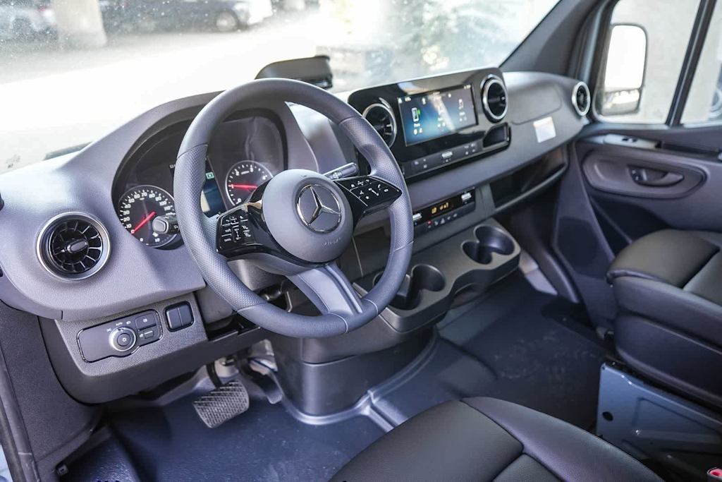 Thumbnail: 2026 Mercedes-Benz Sprinter - 2