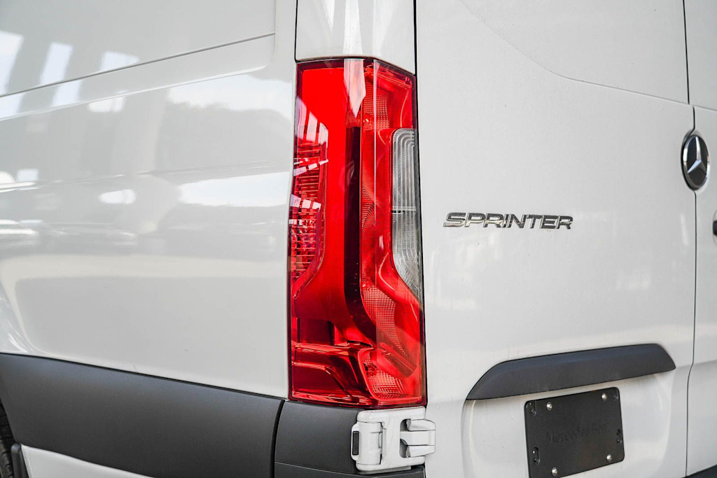 Thumbnail: 2025 Mercedes-Benz Sprinter - 18