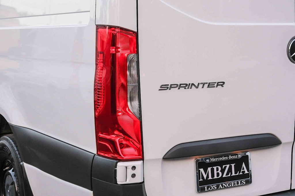 Thumbnail: 2025 Mercedes-Benz Sprinter - 16