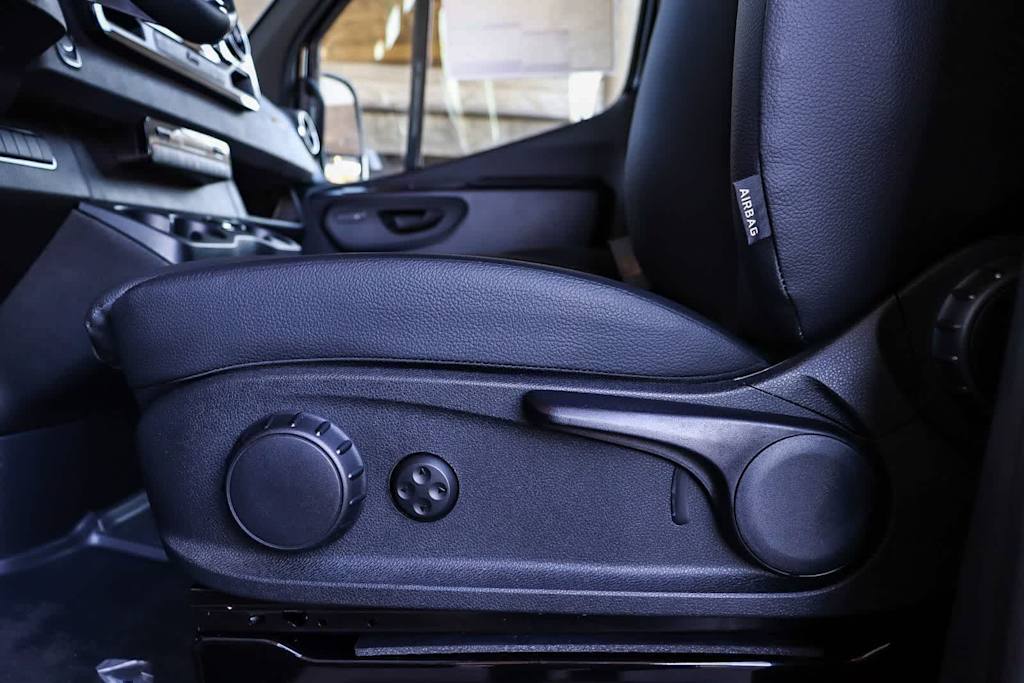 Thumbnail: 2026 Mercedes-Benz Sprinter - 25
