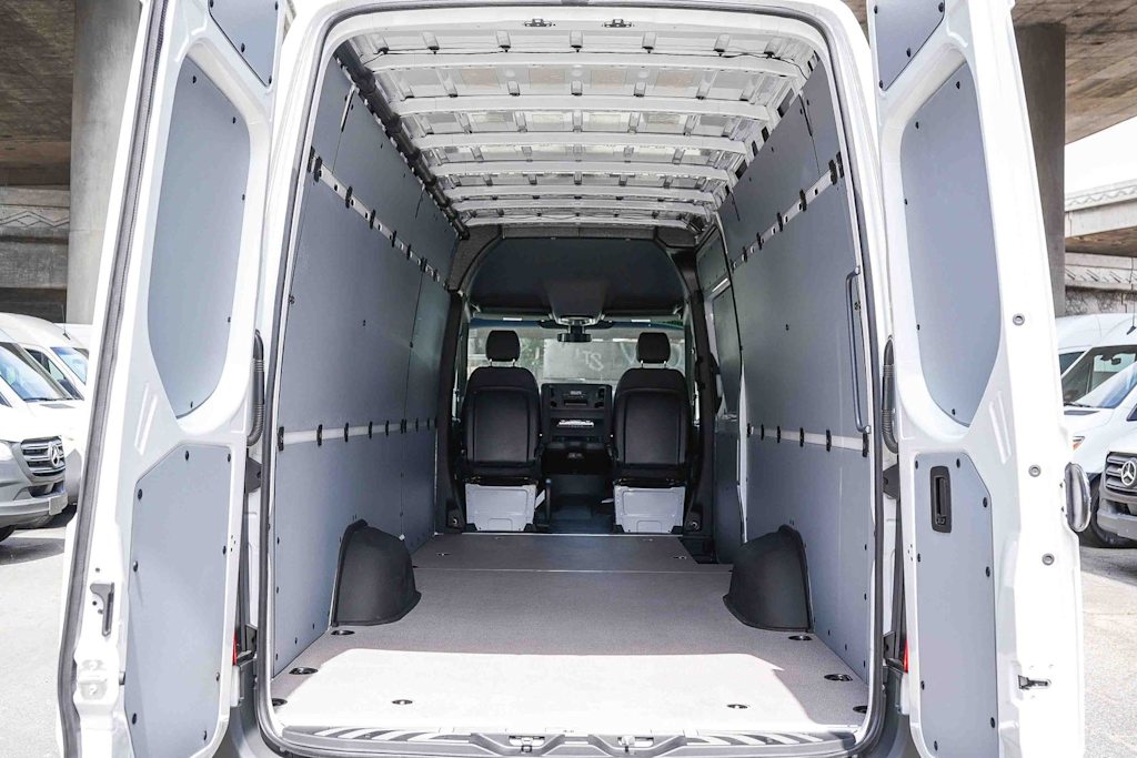 Thumbnail: 2026 Mercedes-Benz Sprinter - 32