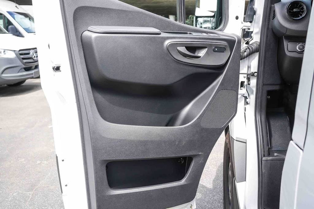 Thumbnail: 2026 Mercedes-Benz Sprinter - 25