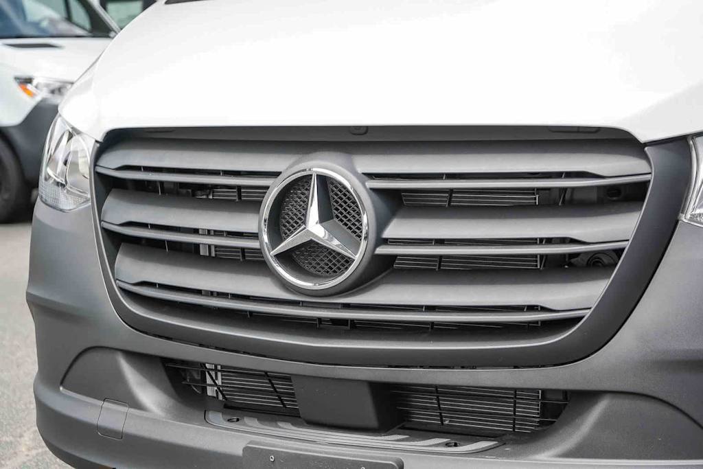 Thumbnail: 2026 Mercedes-Benz Sprinter - 16