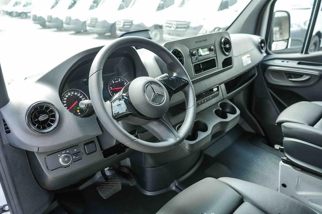 Thumbnail: 2026 Mercedes-Benz Sprinter - 2