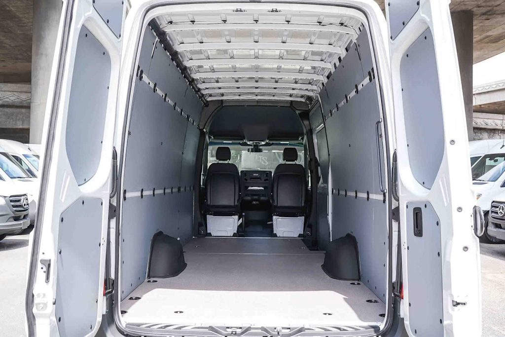 Thumbnail: 2026 Mercedes-Benz Sprinter - 33