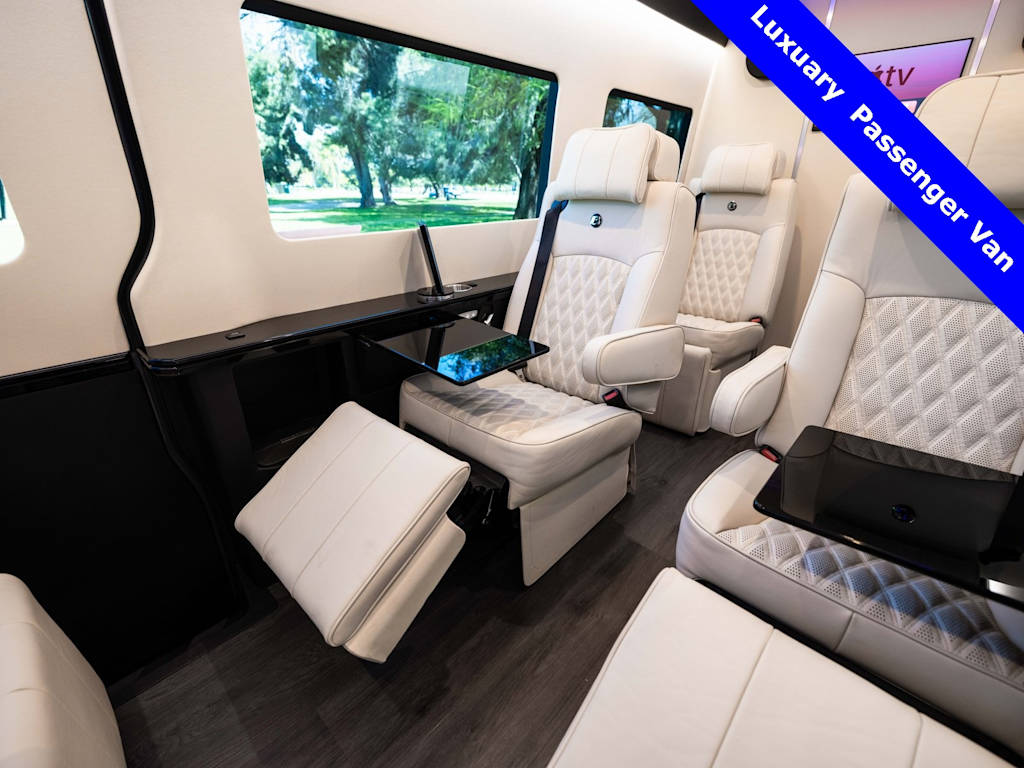 2024 Mercedes-Benz Sprinter 2500 43