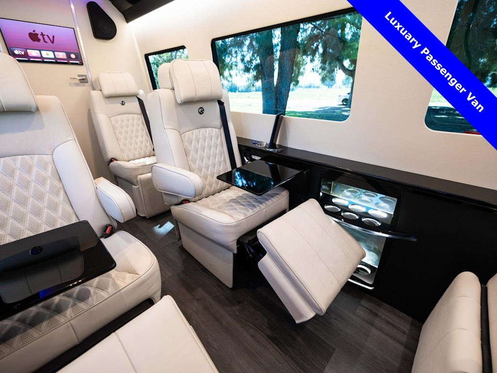 Thumbnail: 2024 Mercedes-Benz Sprinter - 2