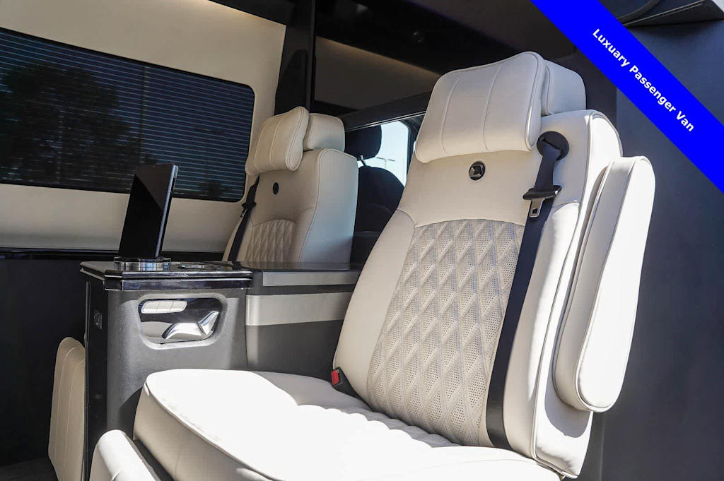 Thumbnail: 2024 Mercedes-Benz Sprinter - 67