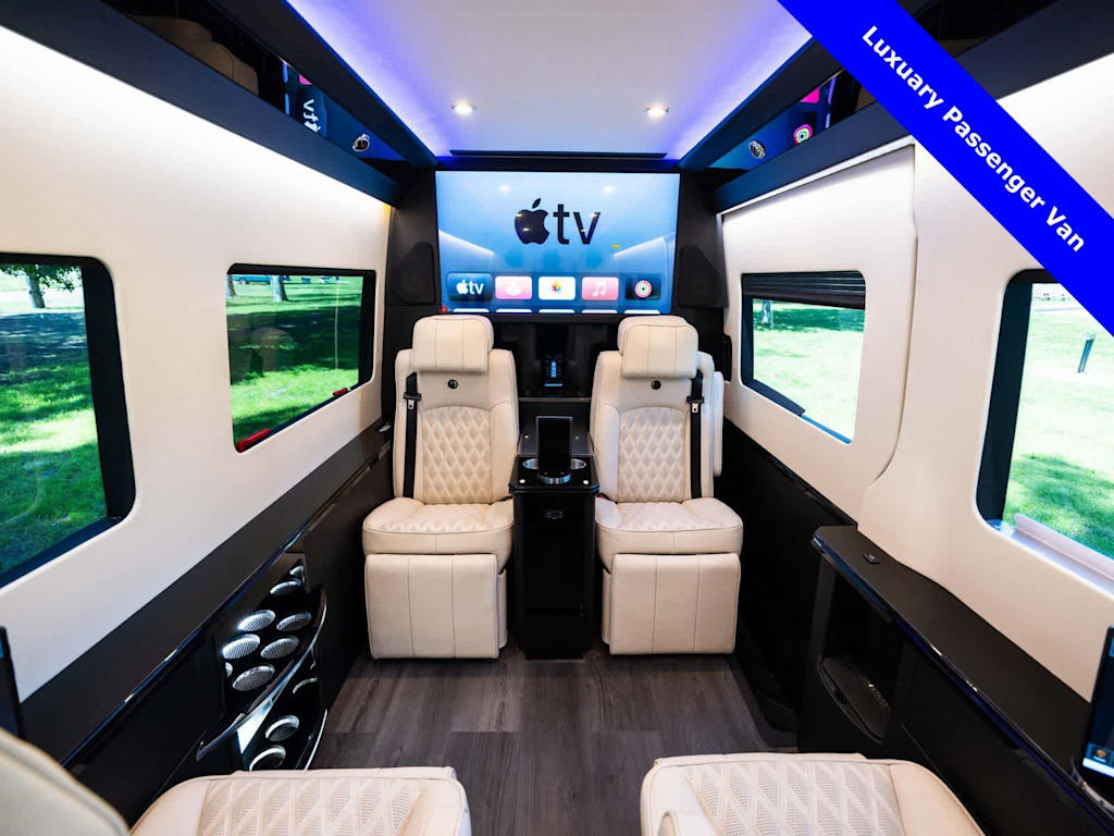 Thumbnail: 2024 Mercedes-Benz Sprinter - 11