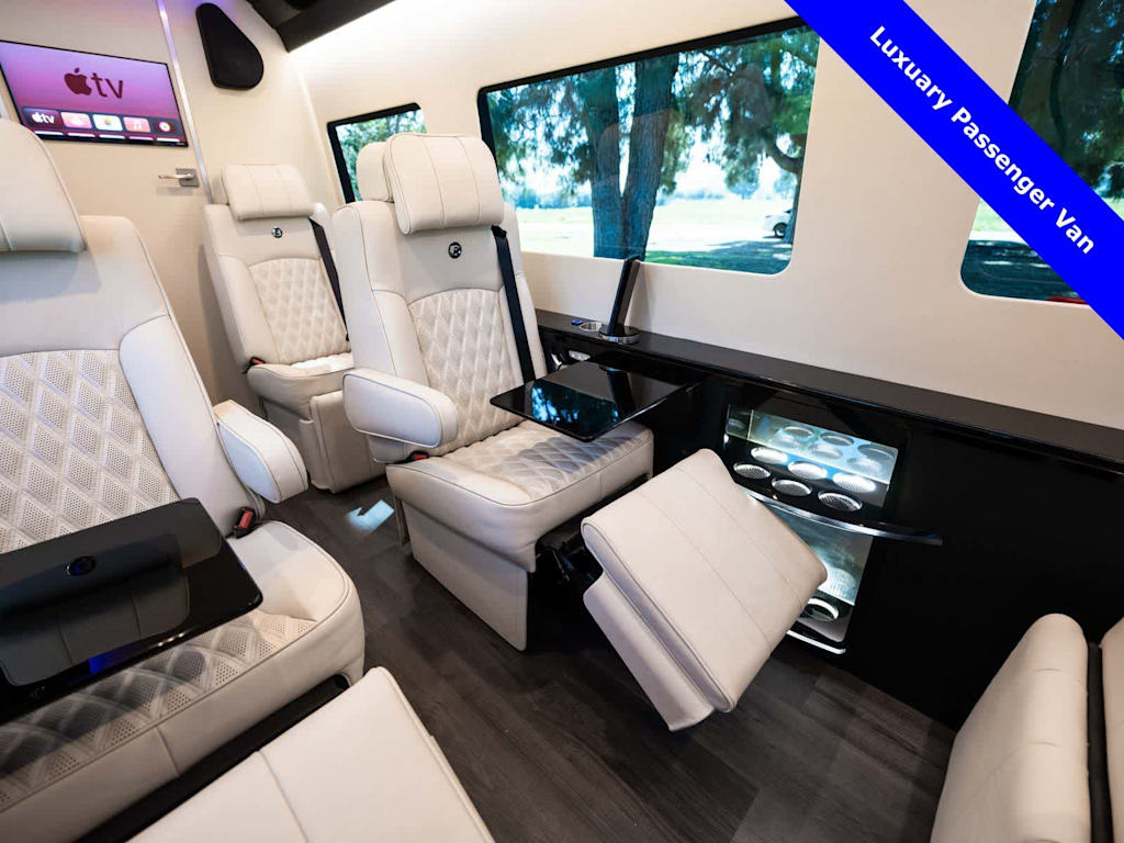 Thumbnail: 2024 Mercedes-Benz Sprinter - 2