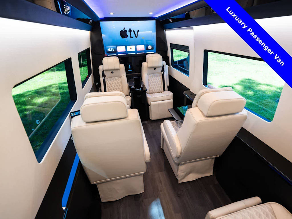 Thumbnail: 2024 Mercedes-Benz Sprinter - 10