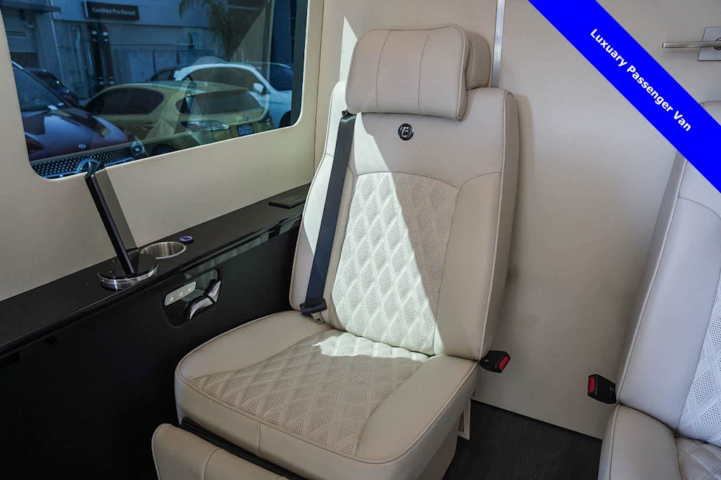 Thumbnail: 2024 Mercedes-Benz Sprinter - 69