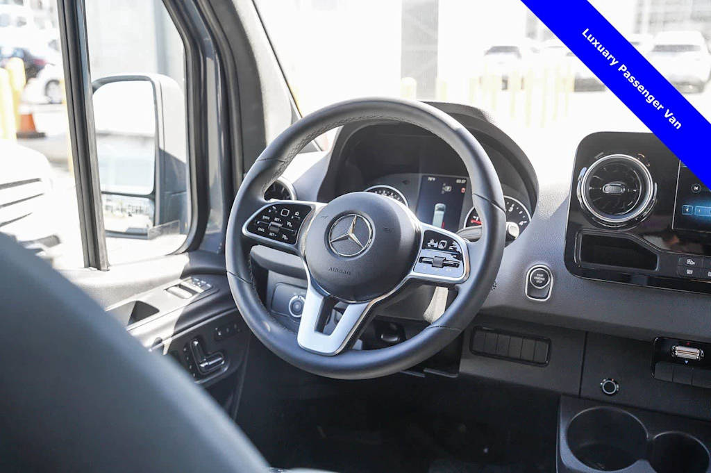 Thumbnail: 2024 Mercedes-Benz Sprinter - 13