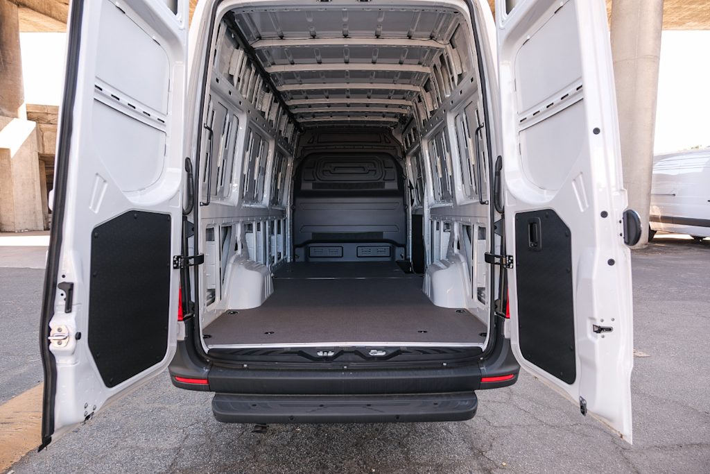 Thumbnail: 2025 Mercedes-Benz eSprinter - 11