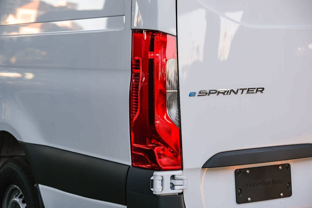 Thumbnail: 2025 Mercedes-Benz eSprinter - 17