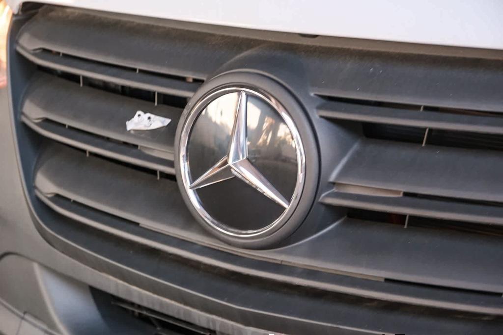 Thumbnail: 2025 Mercedes-Benz eSprinter - 5