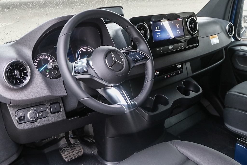 Thumbnail: 2025 Mercedes-Benz eSprinter - 2