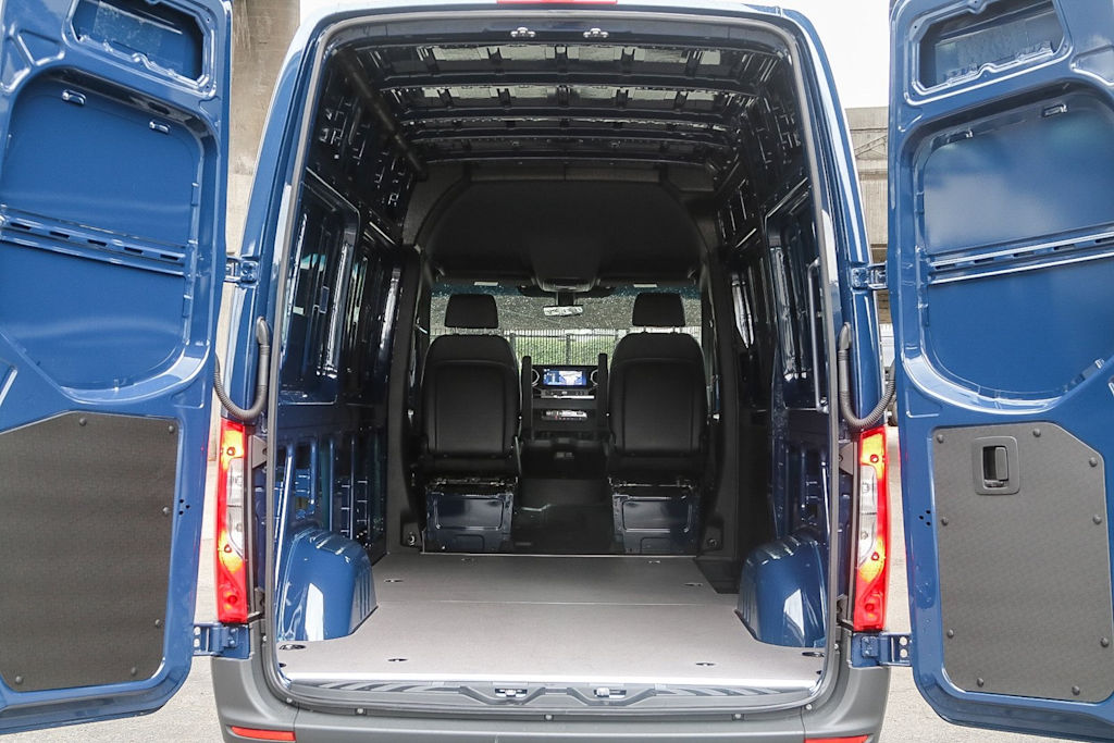 Thumbnail: 2025 Mercedes-Benz eSprinter - 26