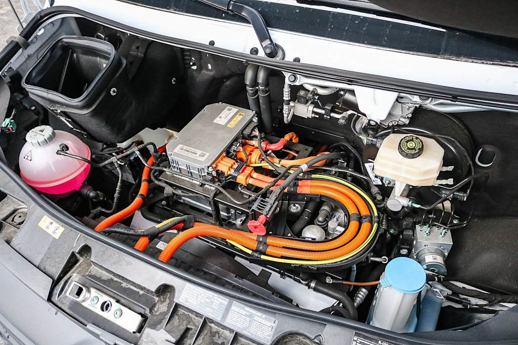 Thumbnail: 2024 Mercedes-Benz eSprinter - 8