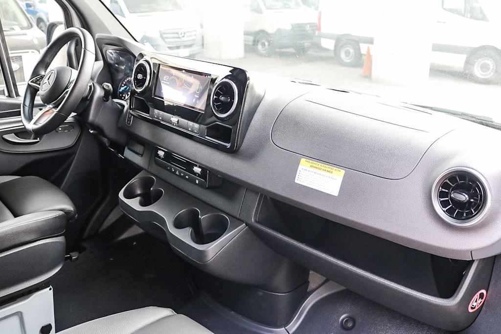 Thumbnail: 2024 Mercedes-Benz eSprinter - 9