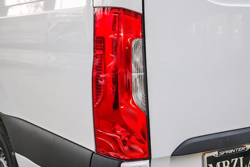 Thumbnail: 2024 Mercedes-Benz eSprinter - 18