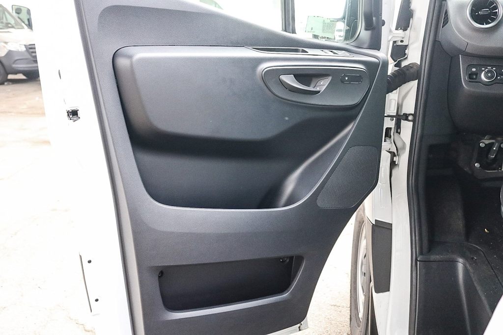 Thumbnail: 2024 Mercedes-Benz eSprinter - 22