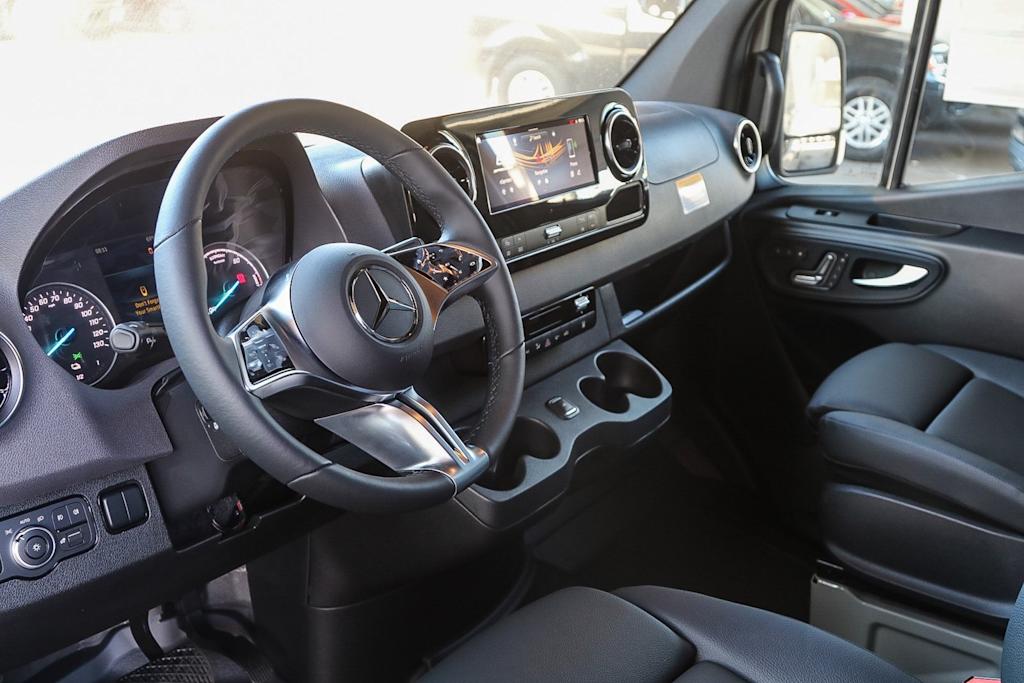 Thumbnail: 2024 Mercedes-Benz eSprinter - 2