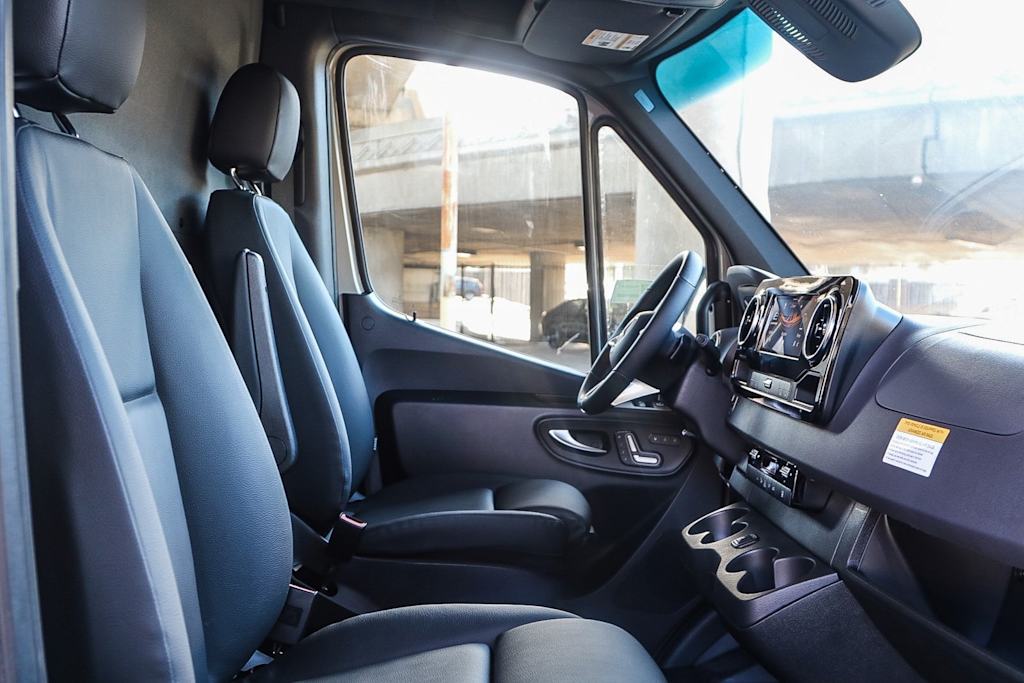 Thumbnail: 2024 Mercedes-Benz eSprinter - 9