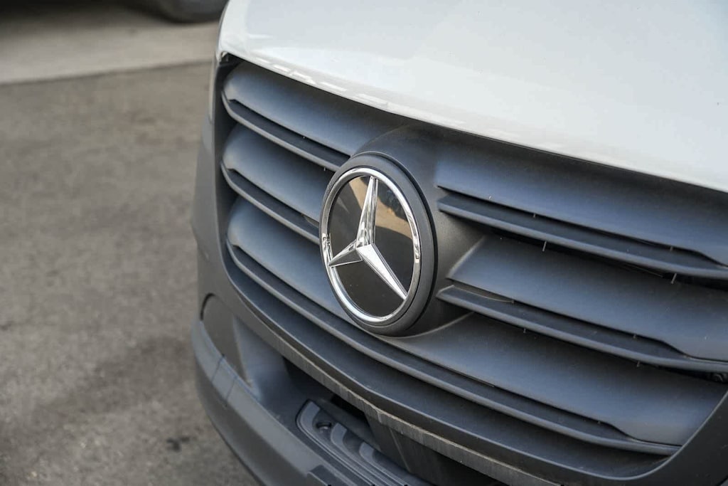 Thumbnail: 2025 Mercedes-Benz eSprinter - 6