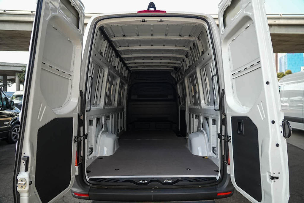 Thumbnail: 2025 Mercedes-Benz eSprinter - 12