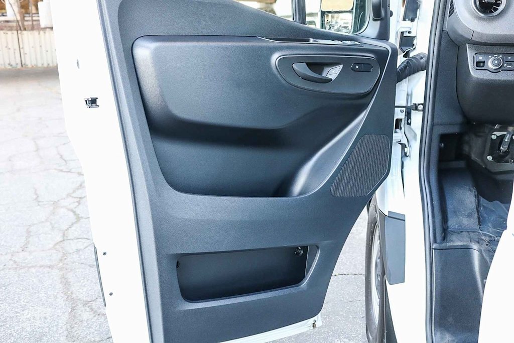 Thumbnail: 2024 Mercedes-Benz eSprinter - 24