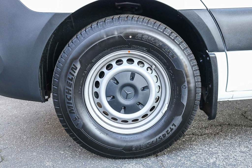 Thumbnail: 2024 Mercedes-Benz eSprinter - 20