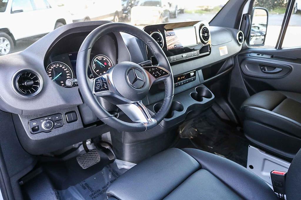 Thumbnail: 2024 Mercedes-Benz eSprinter - 2