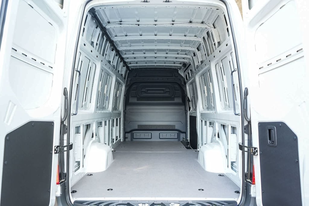 Thumbnail: 2025 Mercedes-Benz eSprinter - 13