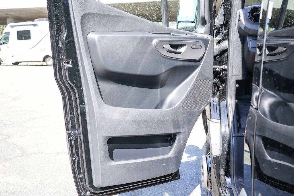 Thumbnail: 2026 Mercedes-Benz Sprinter - 28