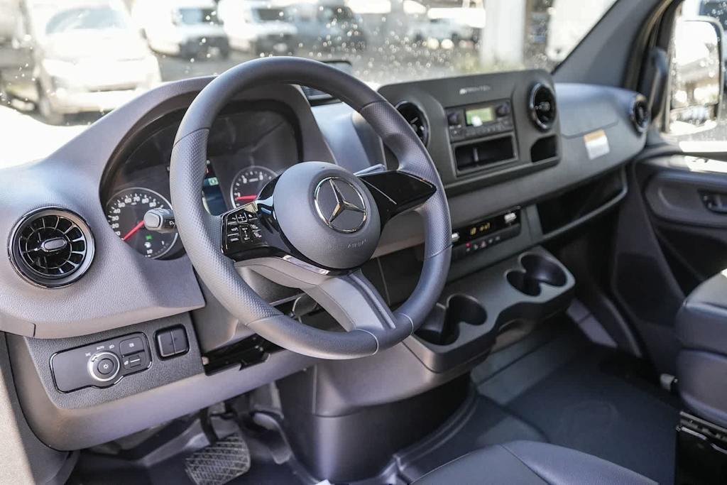 Thumbnail: 2026 Mercedes-Benz Sprinter - 2