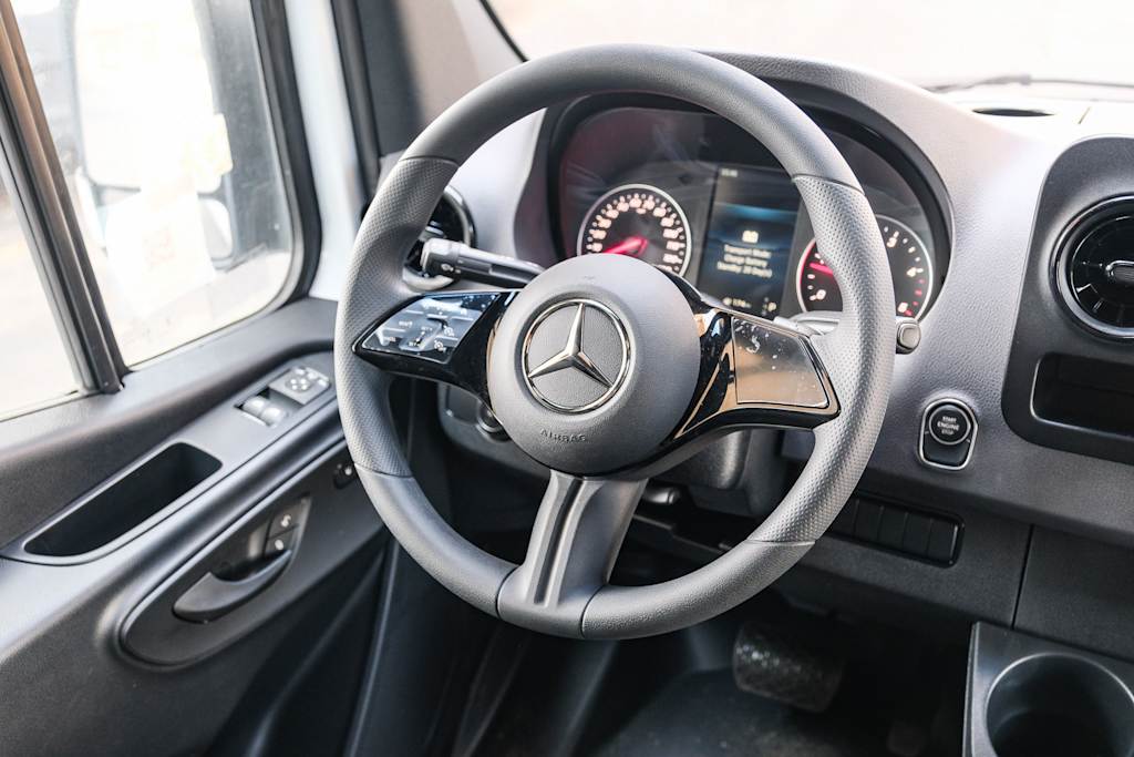 Thumbnail: 2026 Mercedes-Benz Sprinter - 9