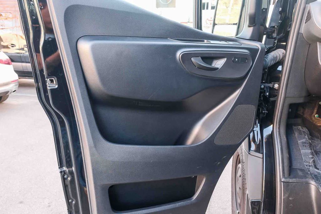Thumbnail: 2024 Mercedes-Benz Sprinter - 27