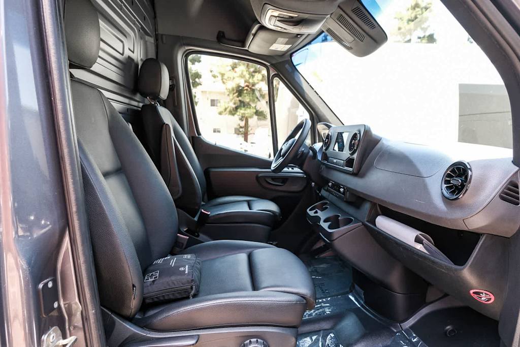 Thumbnail: 2023 Mercedes-Benz Sprinter - 6