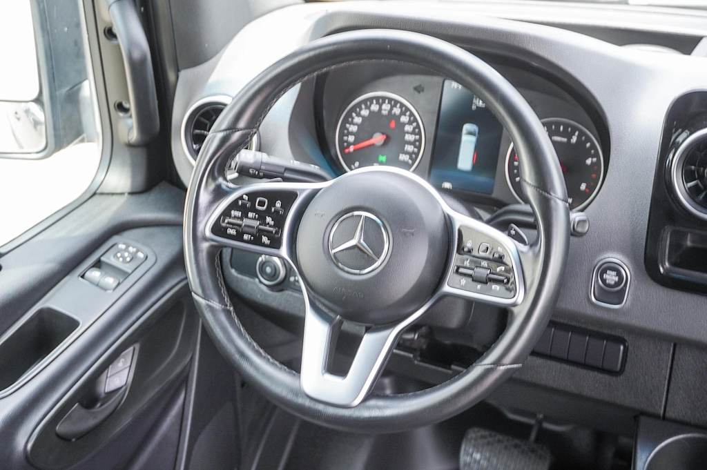 Thumbnail: 2022 Mercedes-Benz Sprinter - 9