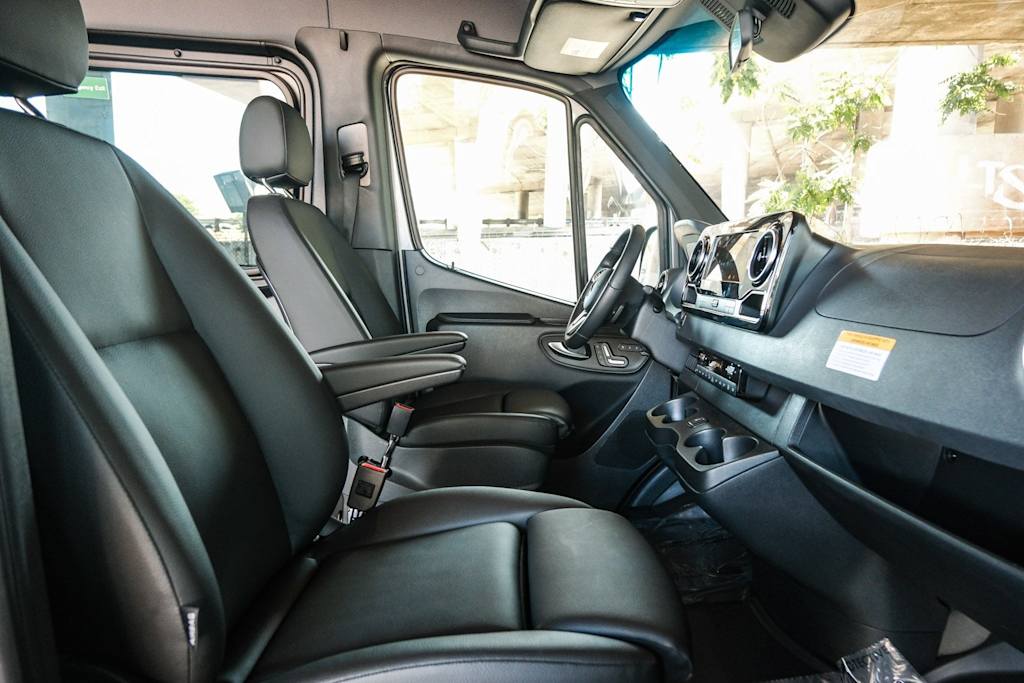 Thumbnail: 2024 Mercedes-Benz Sprinter - 10