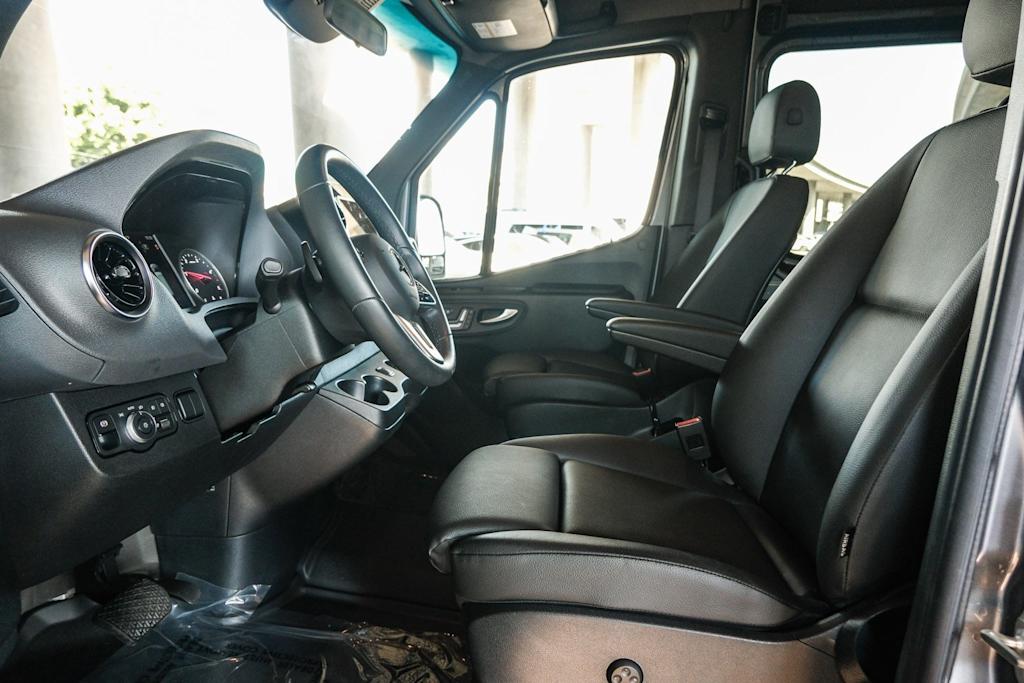 Thumbnail: 2024 Mercedes-Benz Sprinter - 11